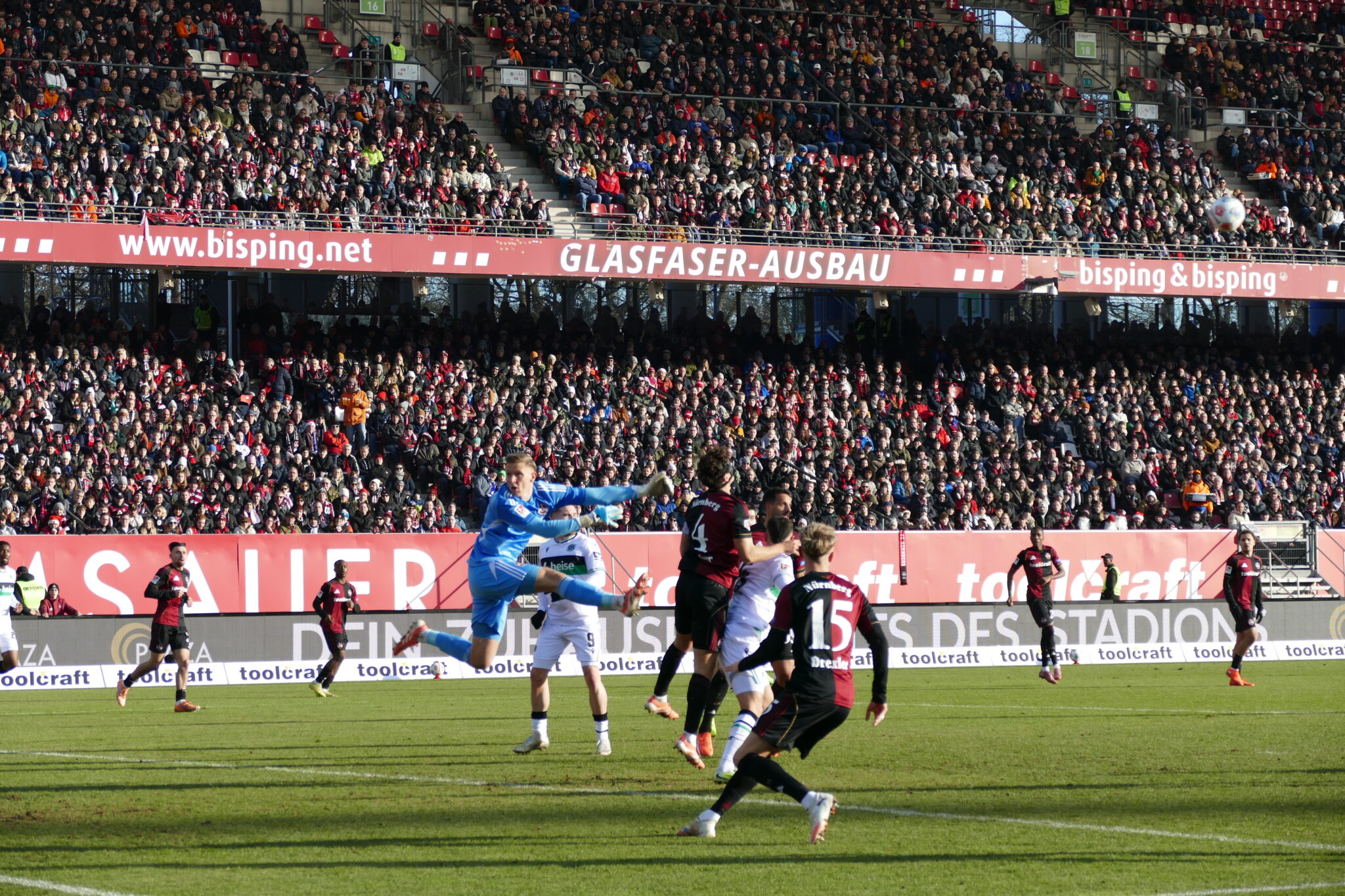 Sprung II. Reichart-1. FCN-Hannover 96. Bild Susanne Panhans.